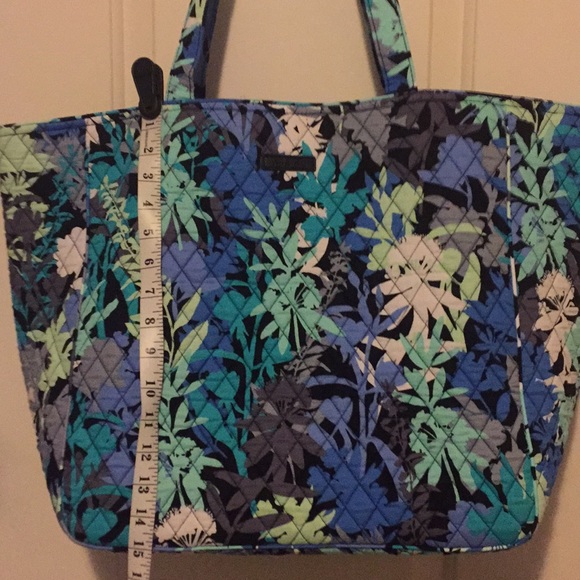 💙NWT Vera Bradley Tote💙 - Picture 6 of 8